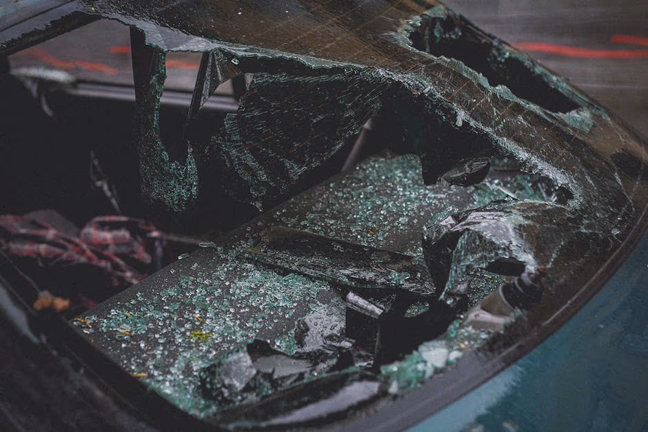 Emergency glass replacement service