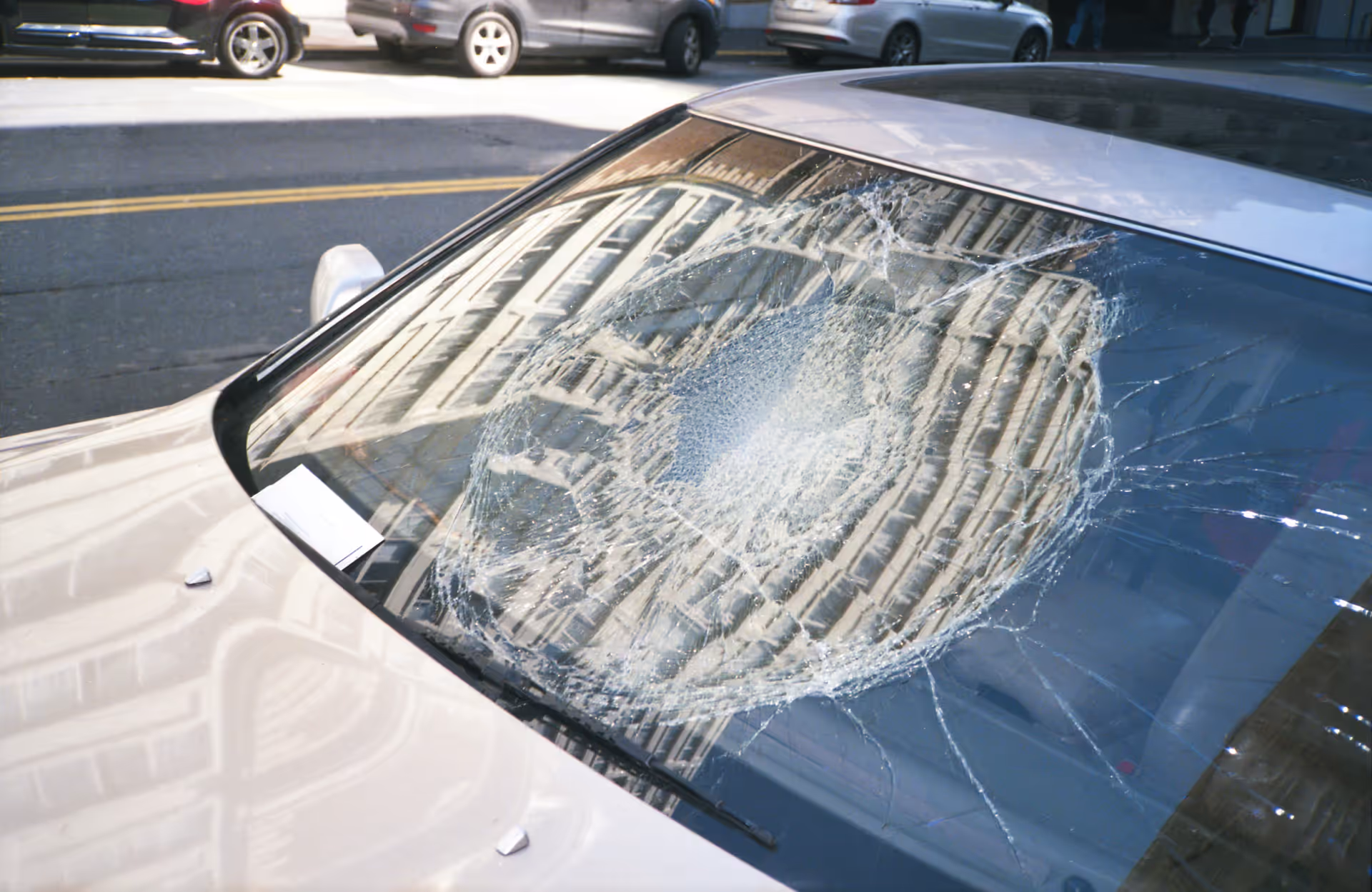 Auto glass replacement and windshield installation at Jehangir Enterprises, Chennai